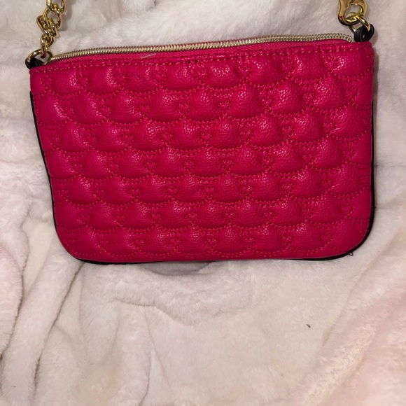 Betsey Johnson Fuchsia Quilted Wristlet shoulder bag with Gold Accents - Picture 6 of 13